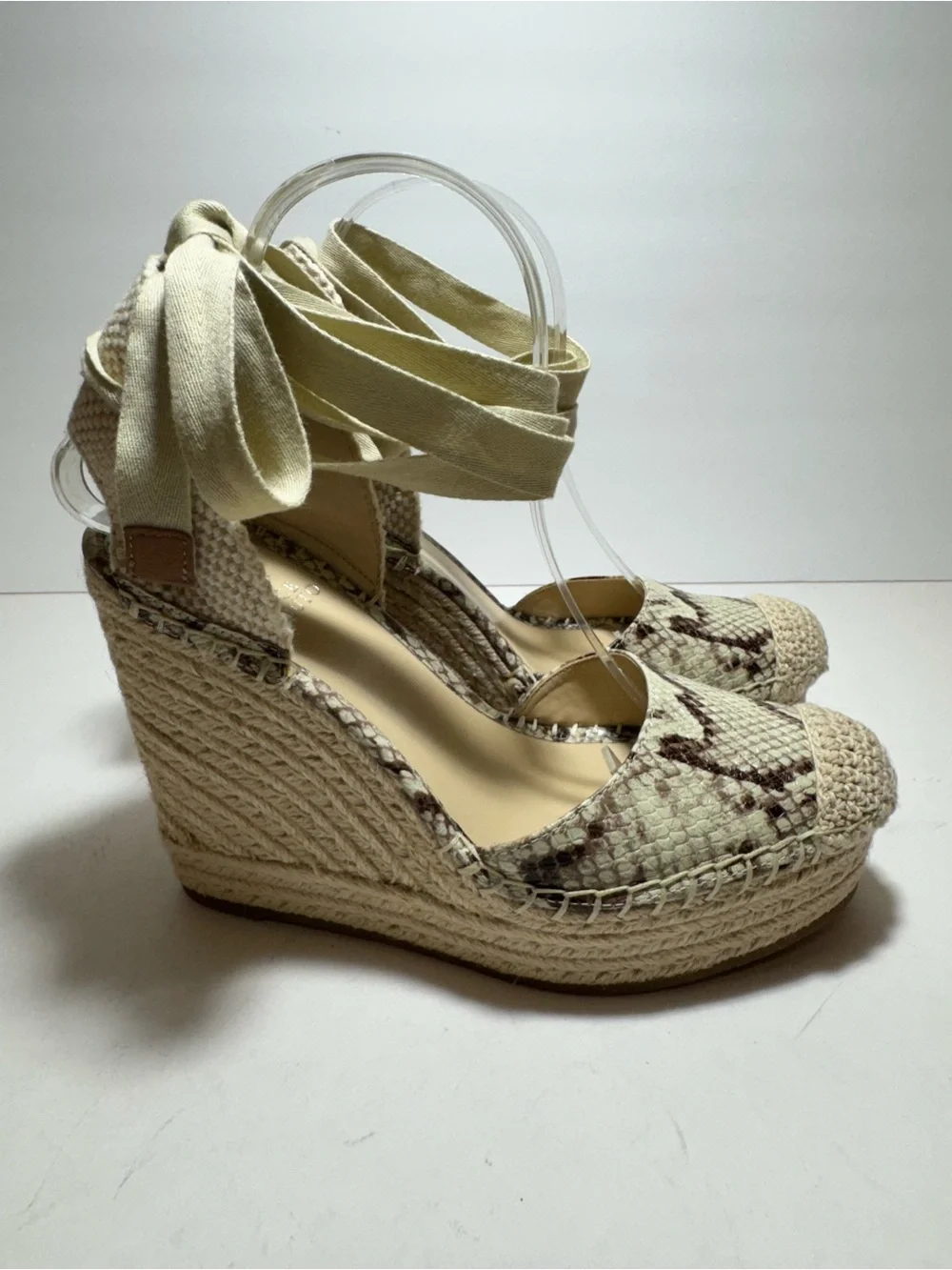 Vince Camuto vince camuto